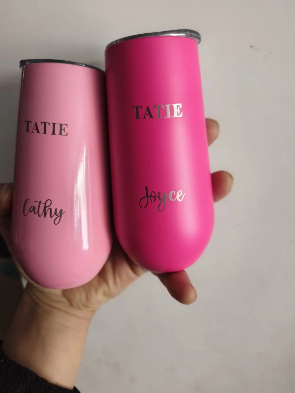 Sports Equipment And Names - Personalisierte Thermoskanne mit Logo, Große Vakuum-Isolierflasche