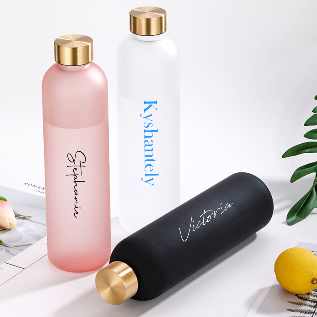 Personalisierte Wasserflasche  – Sports Equipment And Names Bewertung und Preis